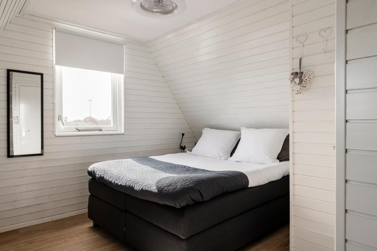 Strandhuis De Zeeparel Met Hottub เพทเทิน ภายนอก รูปภาพ